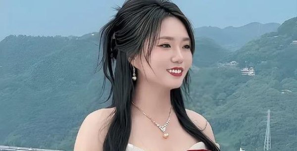 股票在线配资交易所 东北妹子瘦30斤，她咋从搞笑网红变时尚女王？