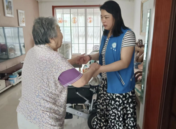 配资网站首页 仙北社区都市豪庭网格室开展“肩扛责任 情系失能”志愿服务